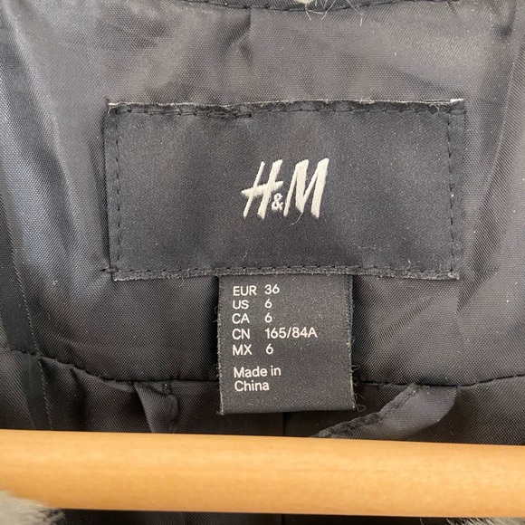 H&M collarless fur coat - Picture 3 of 3